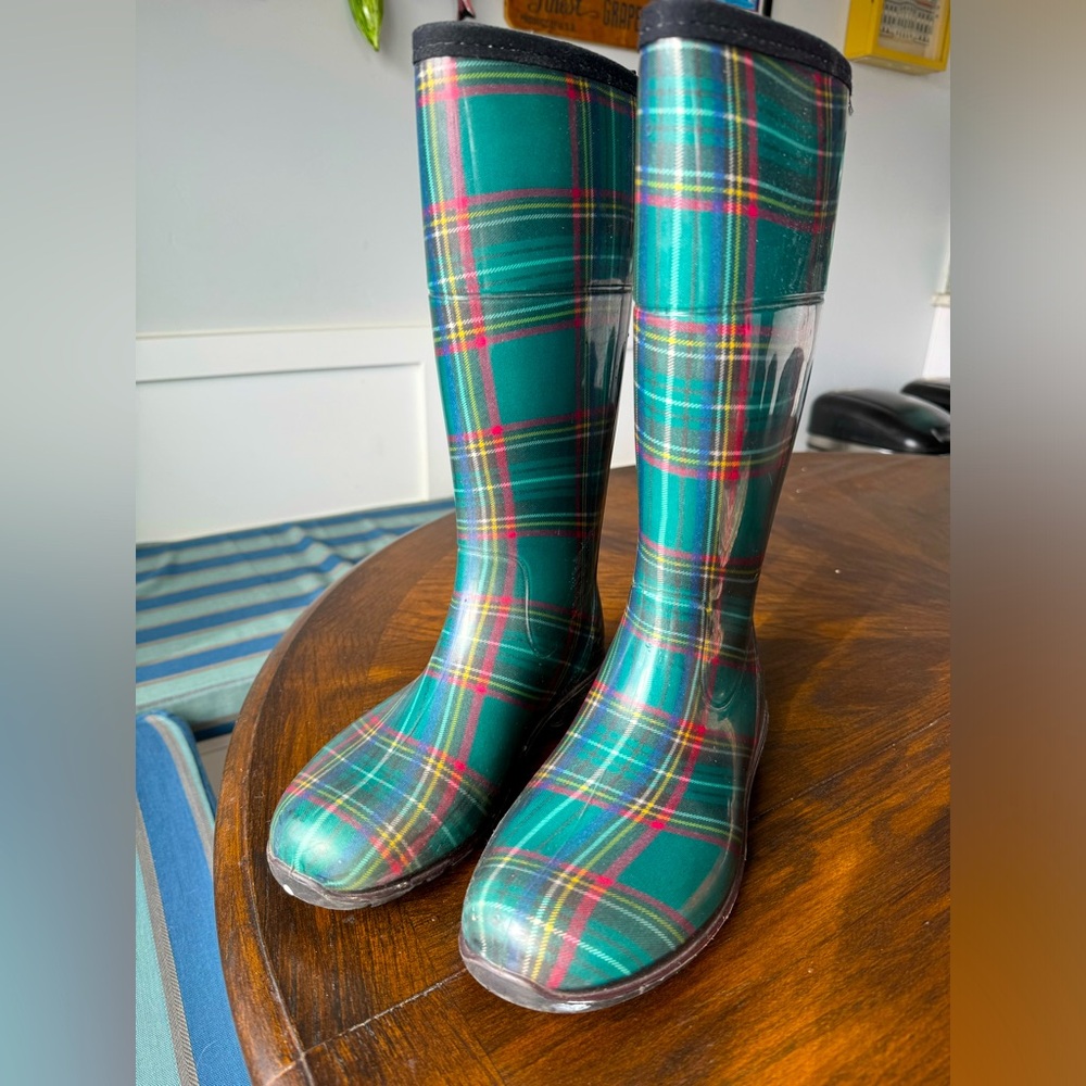 Kamik plaid rain boots! Like new